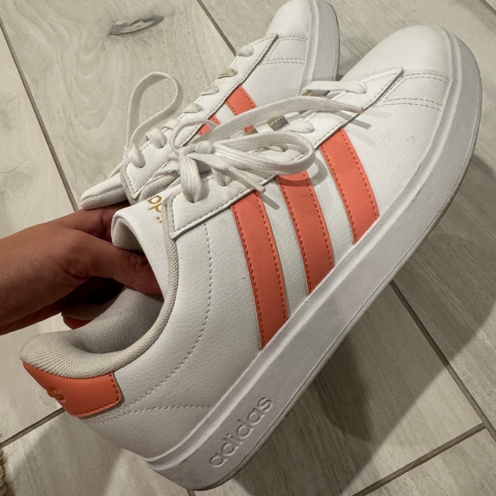 Adidas Cloudfoam comfort shoes white & coral